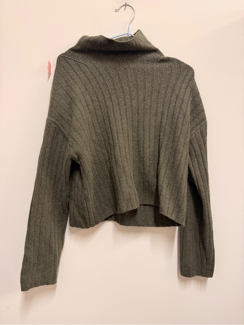 Cropped Ribbed Turtleneck Sweater - Olive